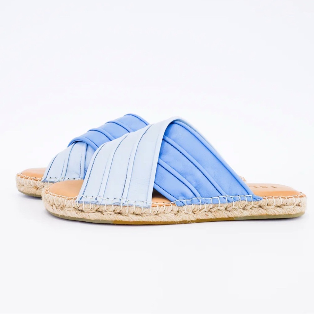 Isleñas Sundance Criss Cross Sandals Wavy Blues size 8 38 New in Box & dust bag - Picture 2 of 7